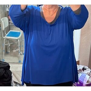 Beautiful Liz Claiborne  Career top.